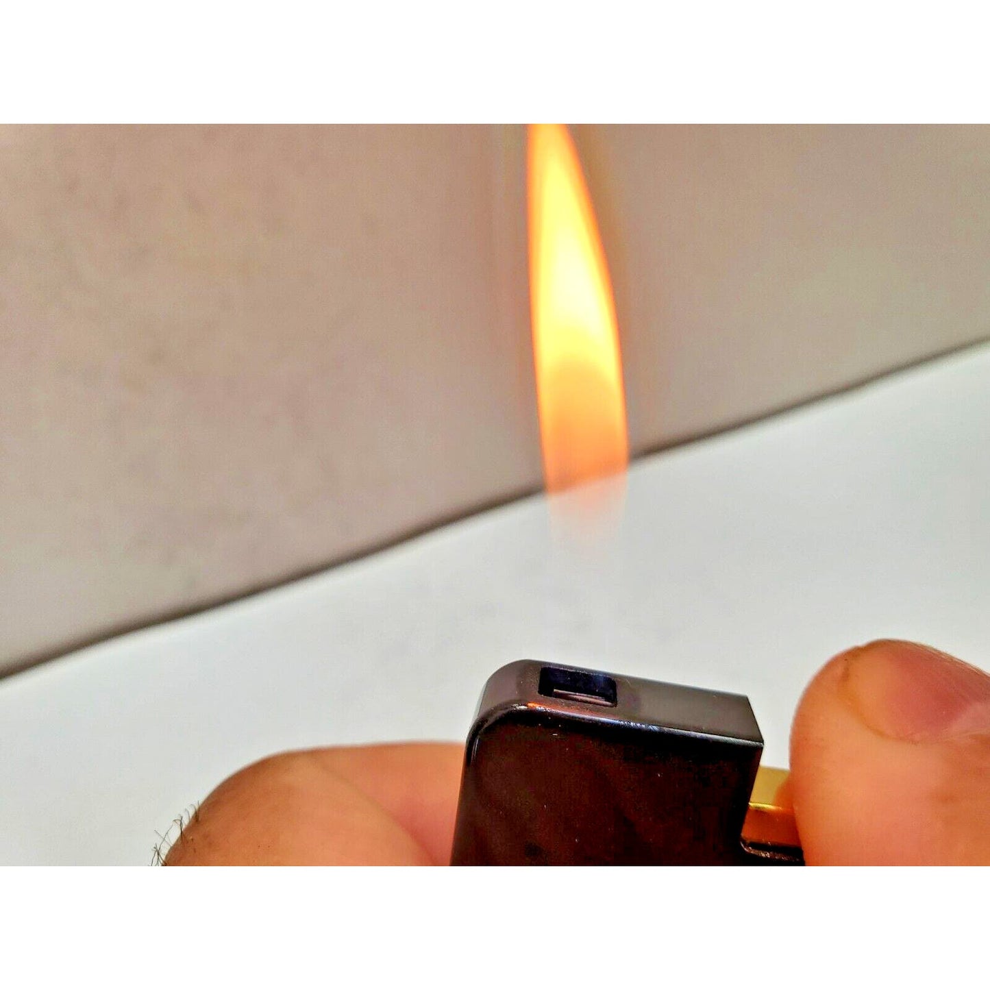 NOS Working Vintage BATTAT Black Enamel & Gold Tone Lighter 6382/34