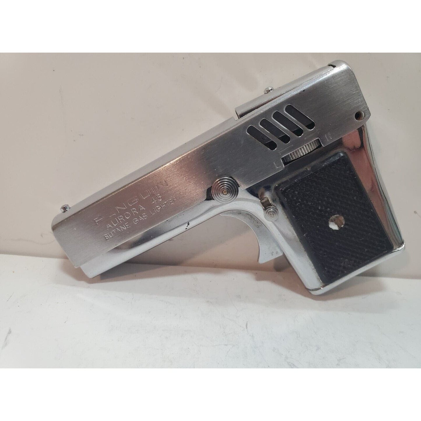 Vintage Penguin Aurora 45 Butane Gas Lighter Japan 6290/28