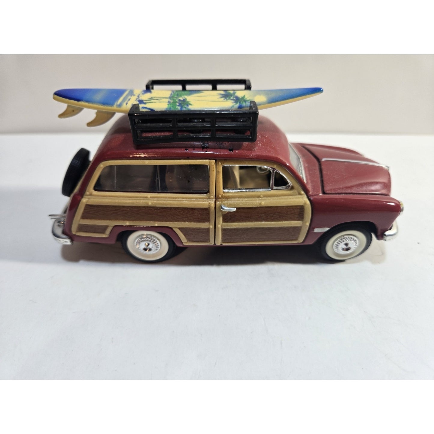 Sunnyside 1949 Ford Woody Wagon SS5737 Red With Surfboard, 1:38 Scale.