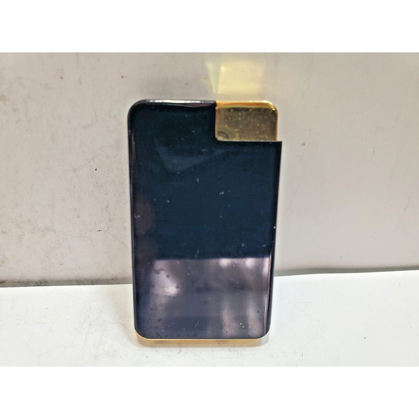 NOS Working Vintage BATTAT Black Enamel & Gold Tone Lighter 6382/34