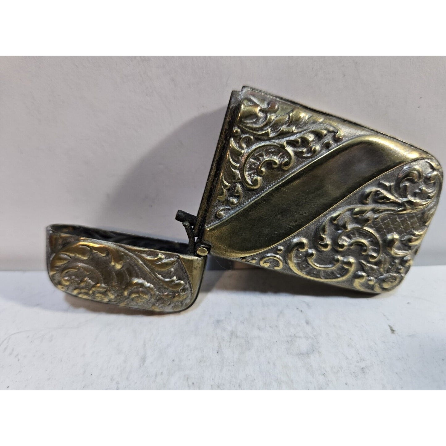 Vintage Ornate Brass Match Safe / CASE / Vesta / Holder 7300/31