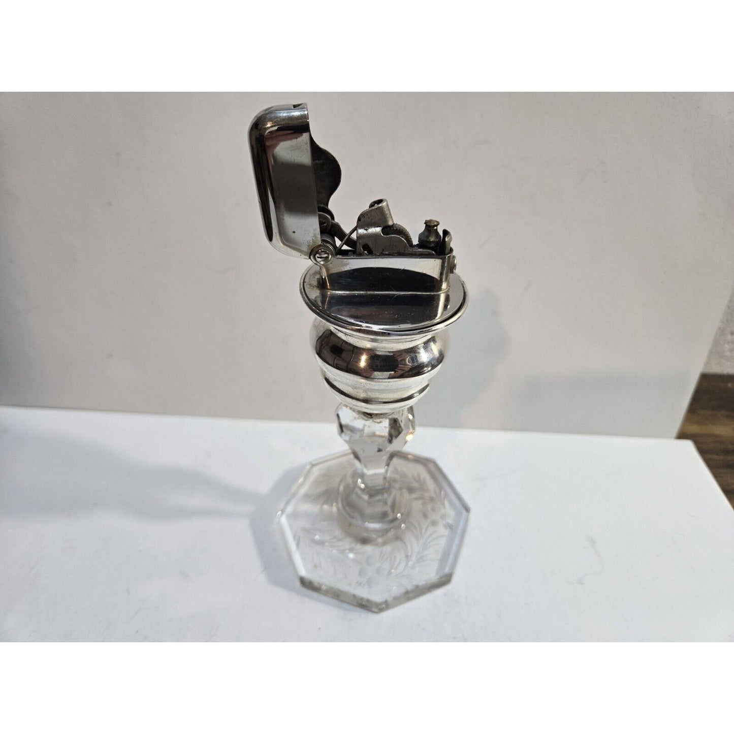 Working Vintage Thorens Crystal Glass Base Table Lighter Single Claw 7567/40