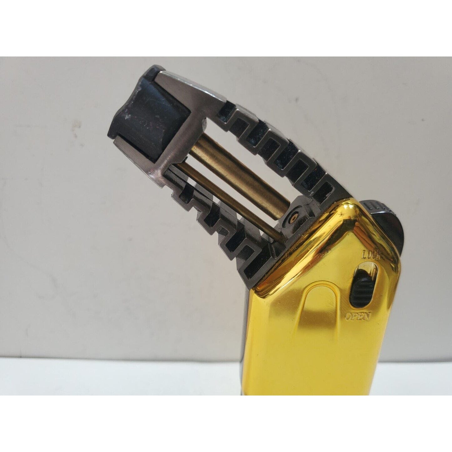 Working Vintage Ignitus Magnum Torch Lighter Gold Tone 6312/35