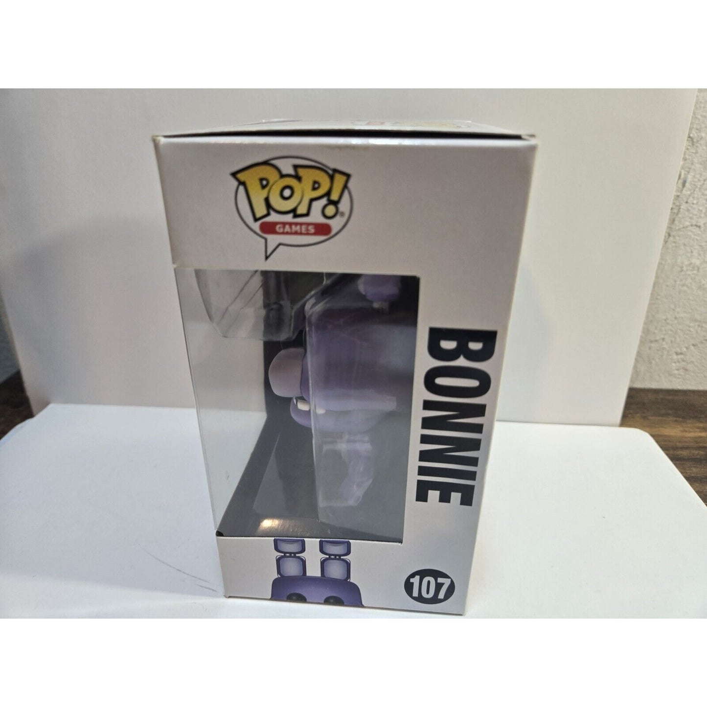 Funko Pop! Vinyl: Five Nights at Freddy's - Bonnie the Rabbit #107