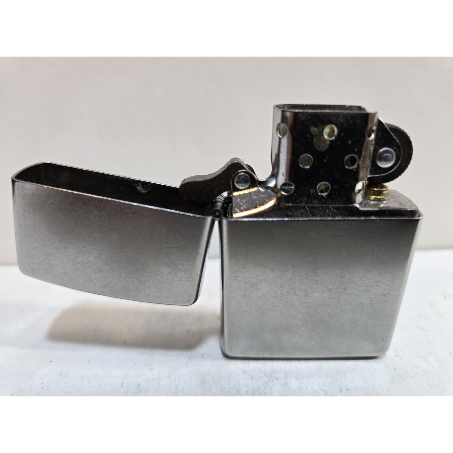 VINTAGE WORKING 2019 ZIPPO LIGHTER SILVER 7214/33