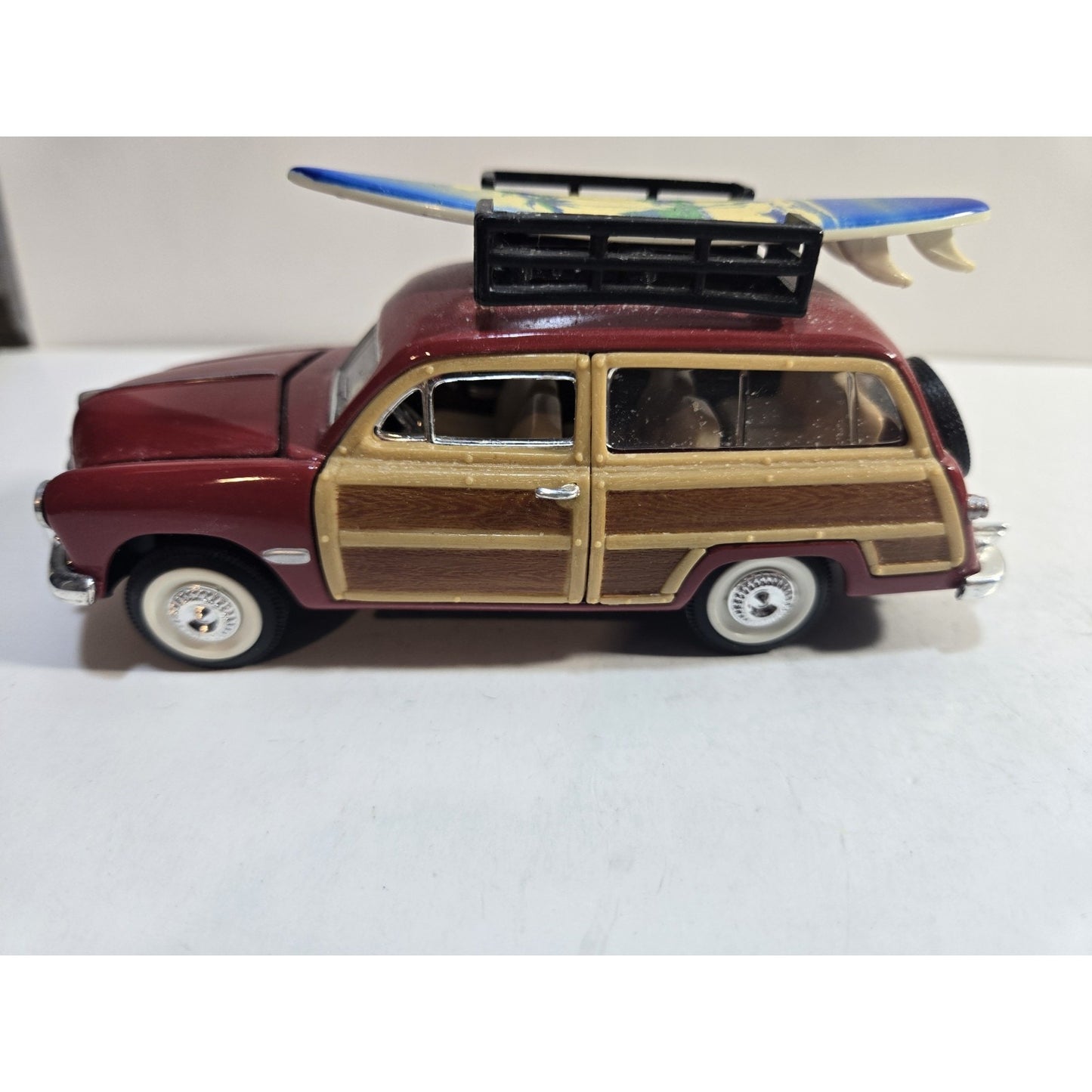 Sunnyside 1949 Ford Woody Wagon SS5737 Red With Surfboard, 1:38 Scale.