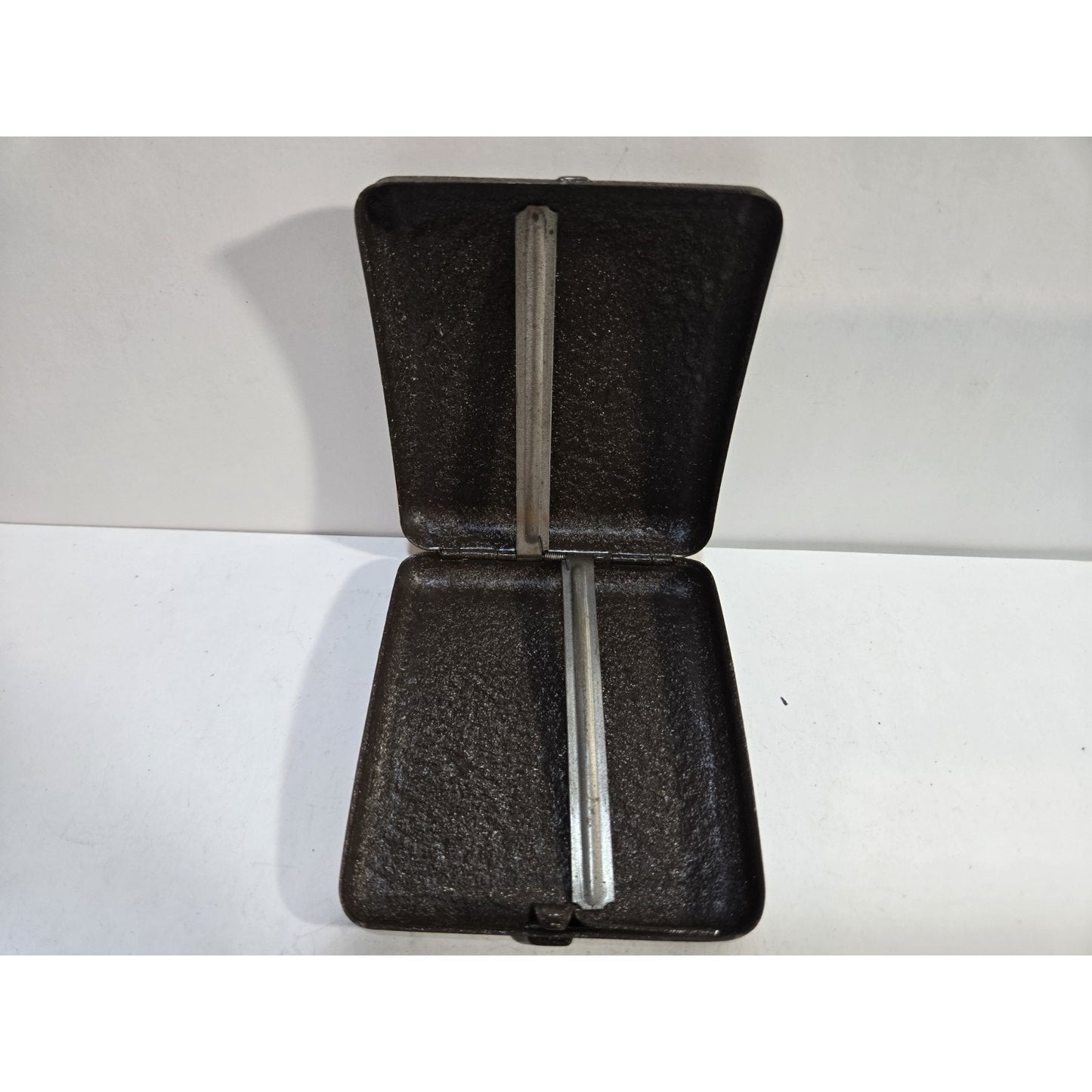 NOS VINTAGE Working Black Cigarette Case, Original Box 3 1/2 x 3" 7837/24