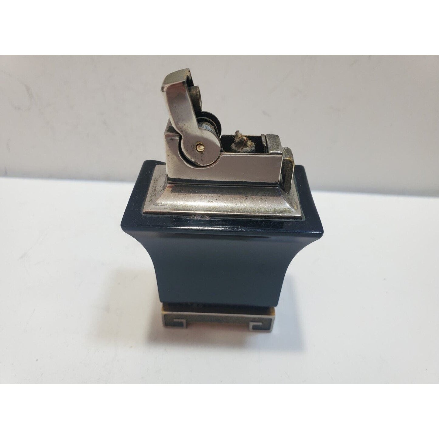 Working Vintage ASR Pagoda Table Black & Silver Lighter Made In USA 6314/22