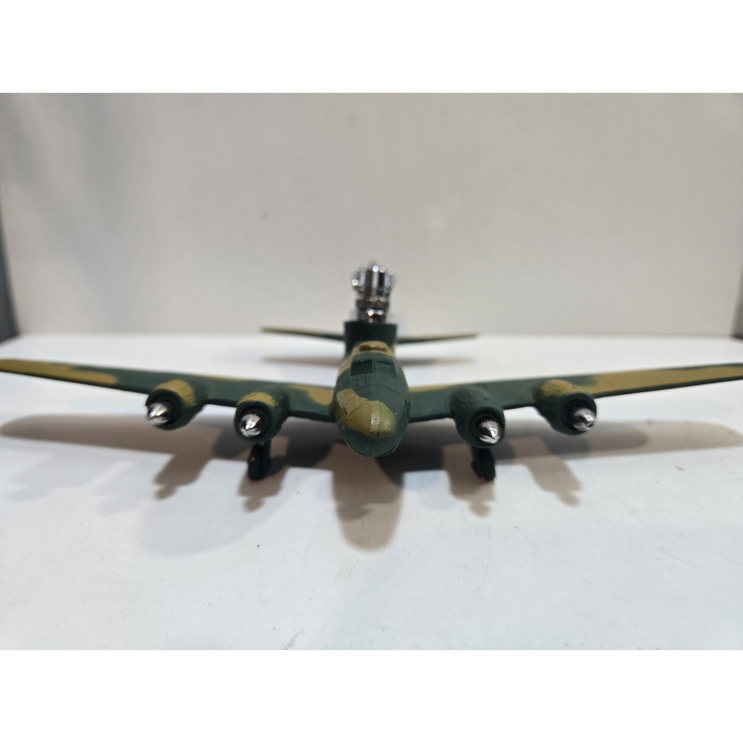 Working RARE Boeing B-17F Airplane Table Lighter Camouflage 7903/40