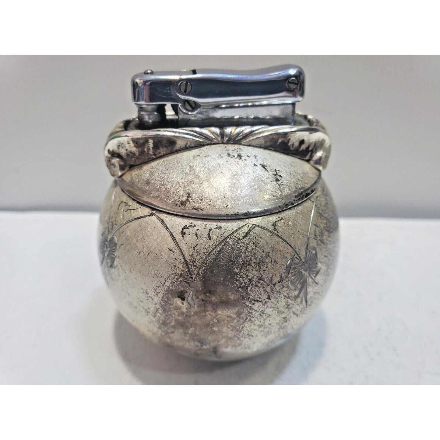 Vintage Colibri Kreisler Silver Cosmopolitan Rondelight Table Lighter 6632/40