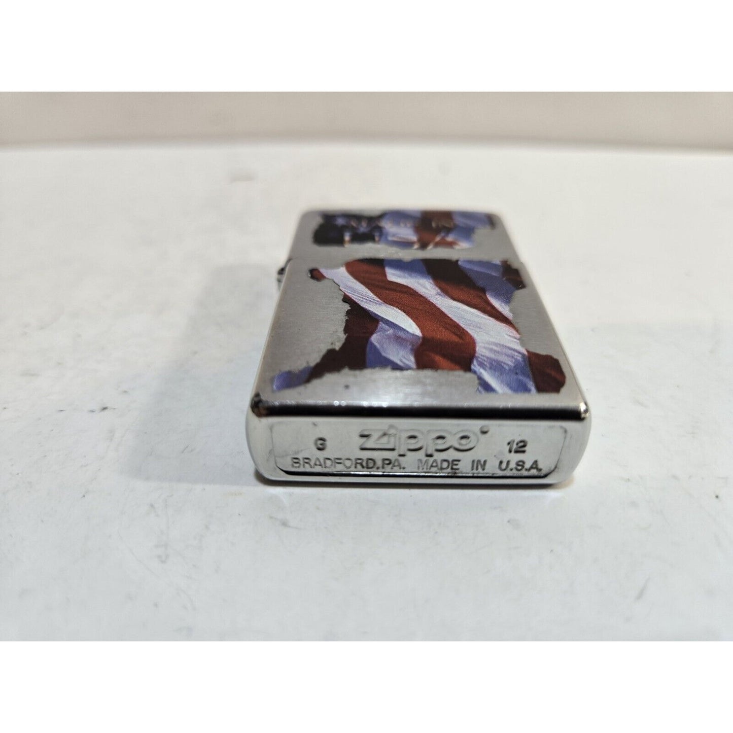 Working Zippo Windproof American Flag Lighter Made In USA 2012 7220/33