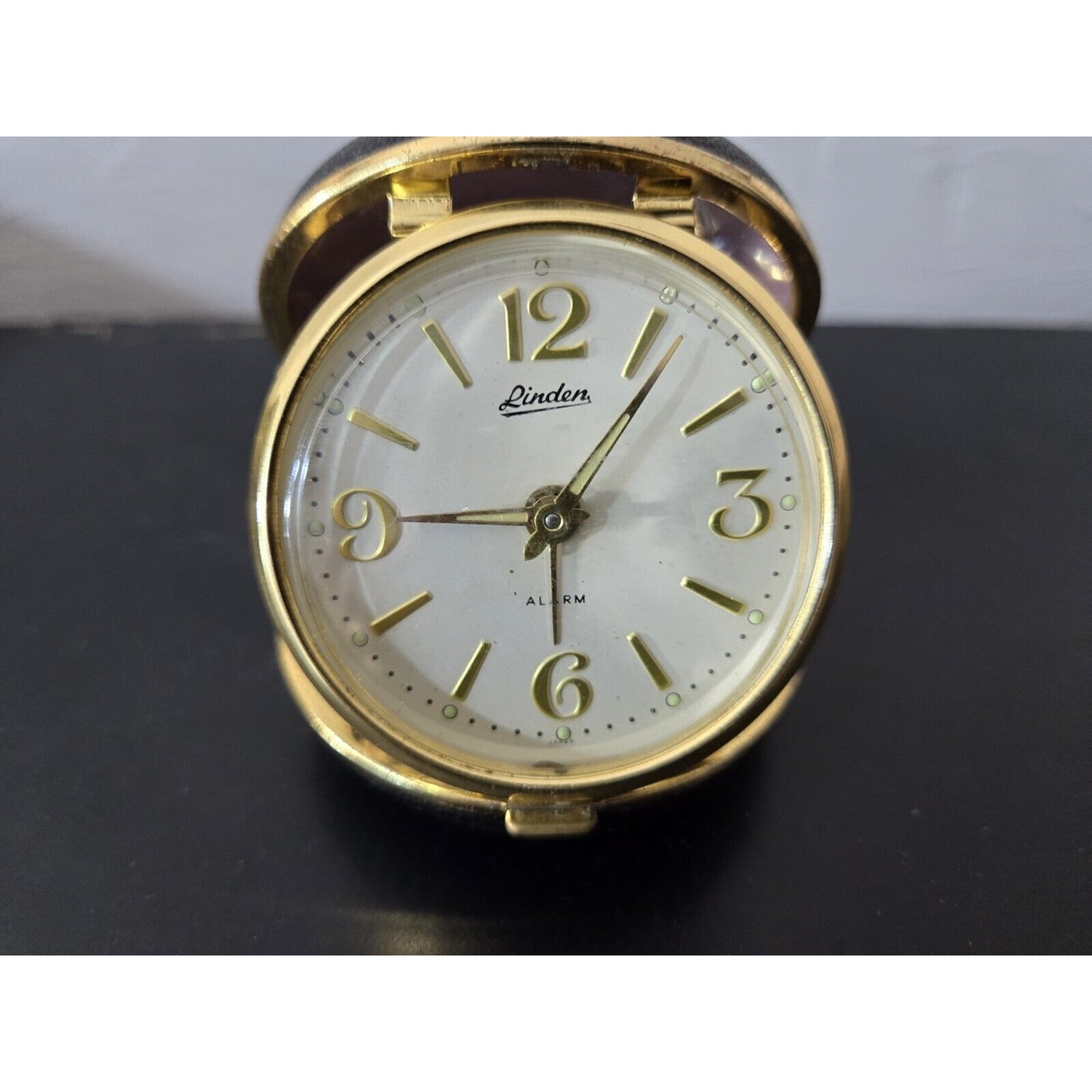 Working Vintage Linden Travel Alarm Clock. RARE CLAMSHELL