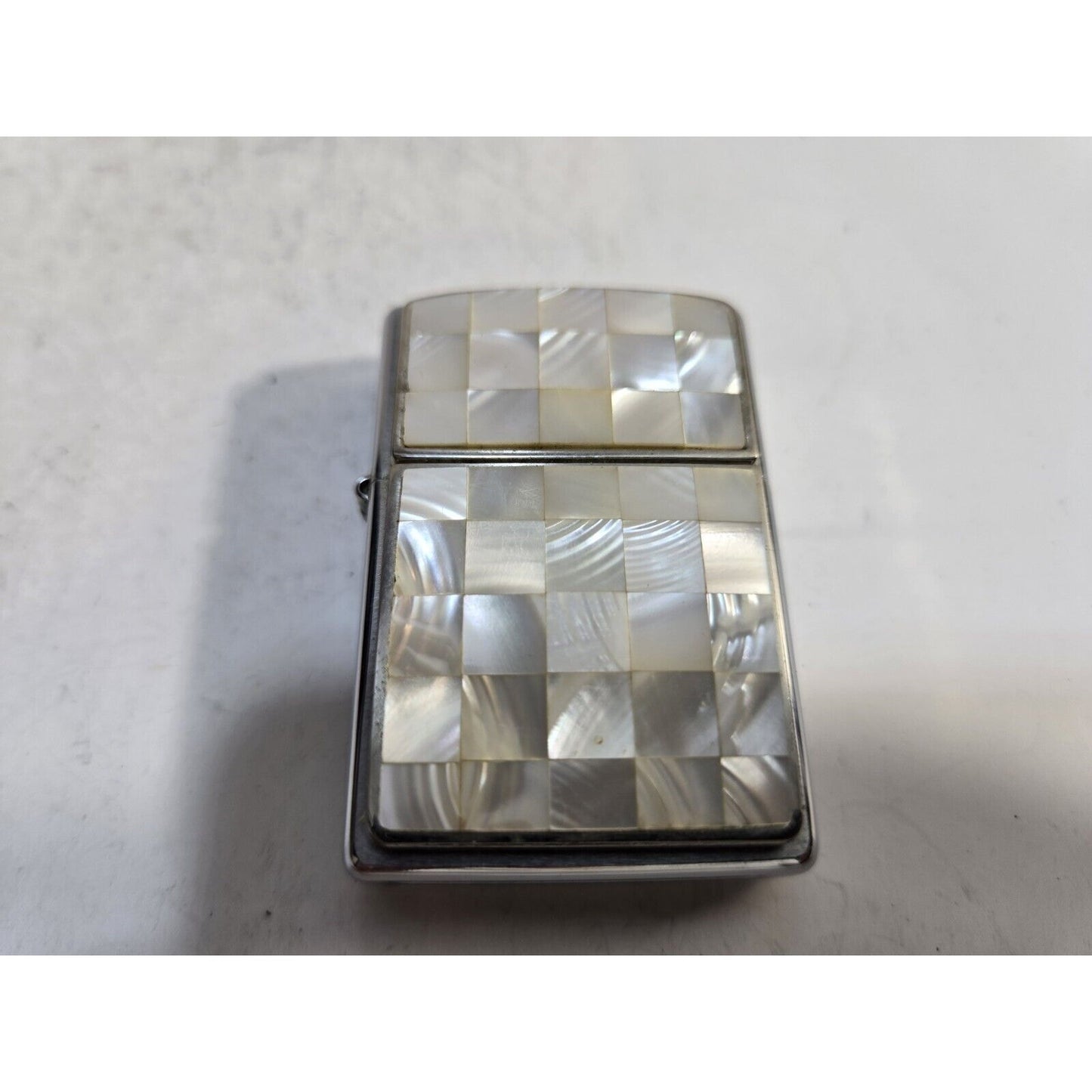 Working Vintg 2004 Zippo Lighter Mother Of Pearl Sea Weave Square White 7221/33