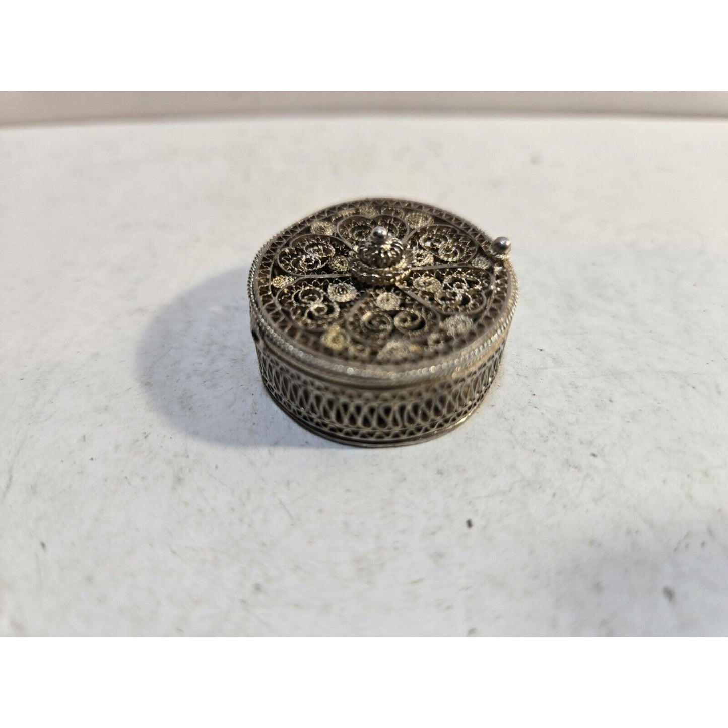 Vintage Filigree Sterling Silver Pill Trinket Box Snuff Case 7275/3
