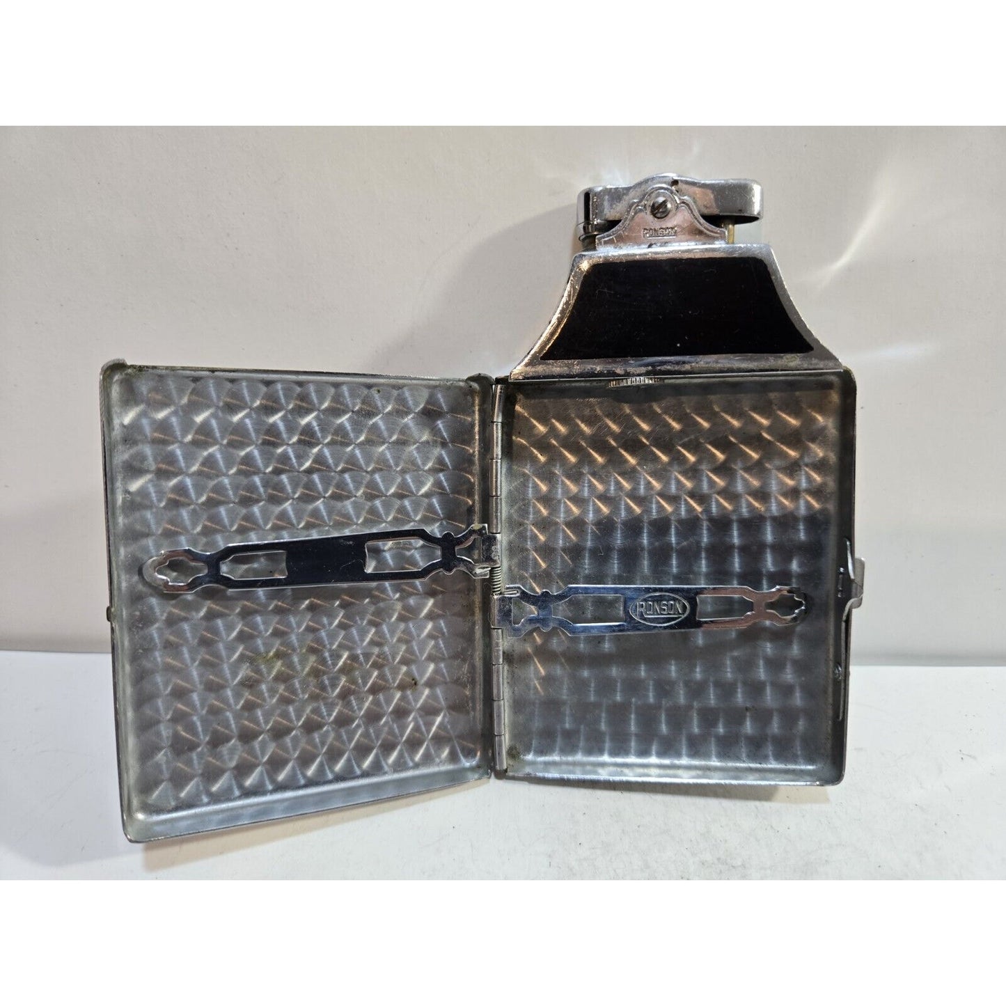 Working Ronson Mastercase Enamel, Silver Tone Cigarette Case Lighter 7168/14