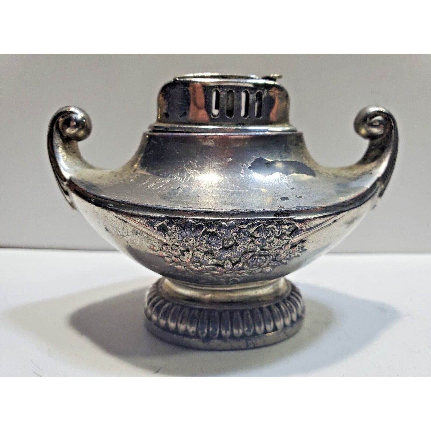 Working Vintage Aladdin Genie Lamp Table Lighter / Occupied Japan / 6677/40