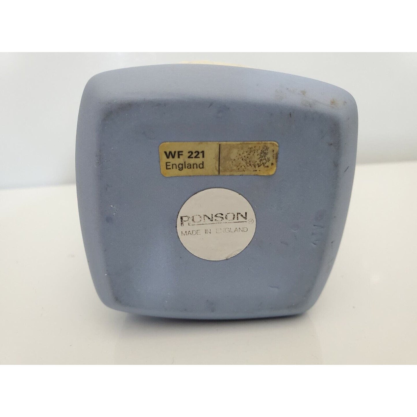 VINTAGE WORKING 1957 WEDGEWOOD BLUE JASPERWARE RONSON / EVANS LIGHTER 3785/13