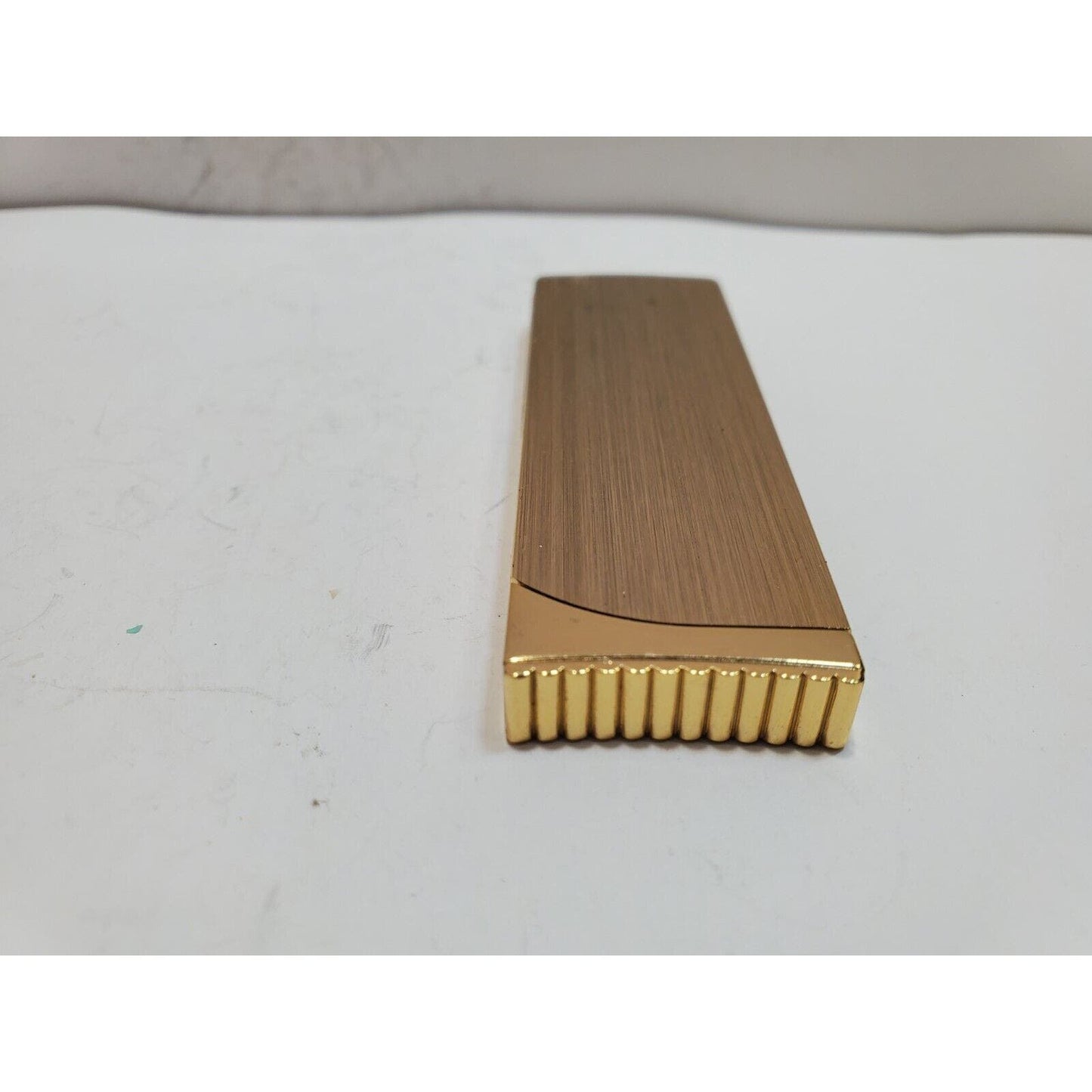 NOS Working Vintage BATTAT Gold Tone Lighter 6390/34