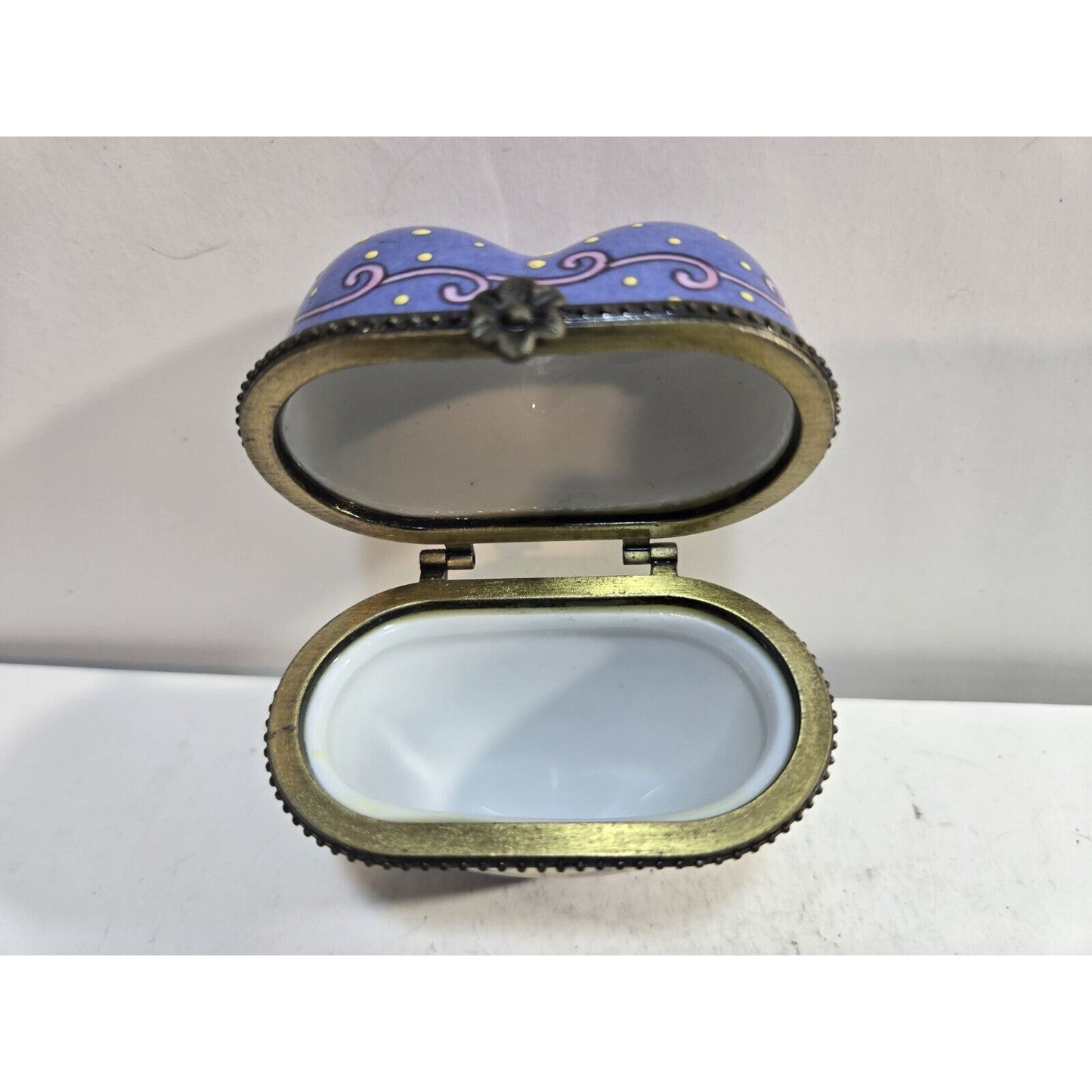 Porcelain Rose Pattern Heart Shaped Hinged Lid Trinket Box Pink Blue