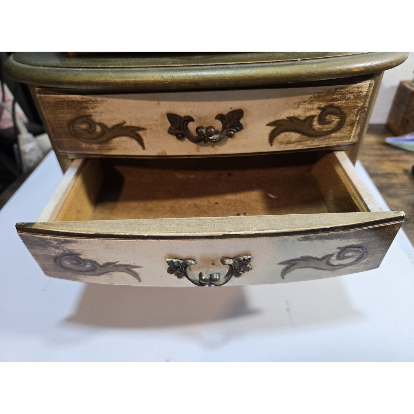 Apco LARGE VINTAGE FLORENTINE JEWELRY BOX, Music Box GOLD RARE GILT WOOD CASE
