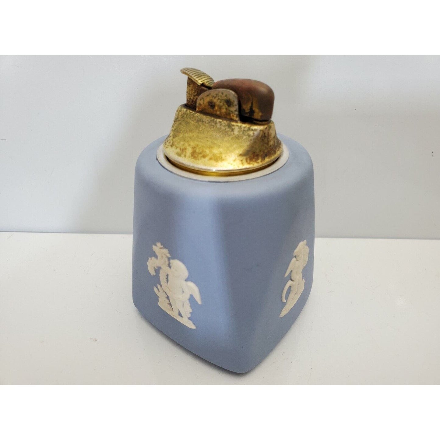 VINTAGE WORKING 1957 WEDGEWOOD BLUE JASPERWARE RONSON / EVANS LIGHTER 3785/13