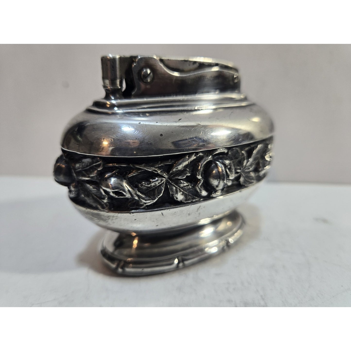 Working 1950's Ronson Silver Plated Melrose USA Made Floral Design Lighter.