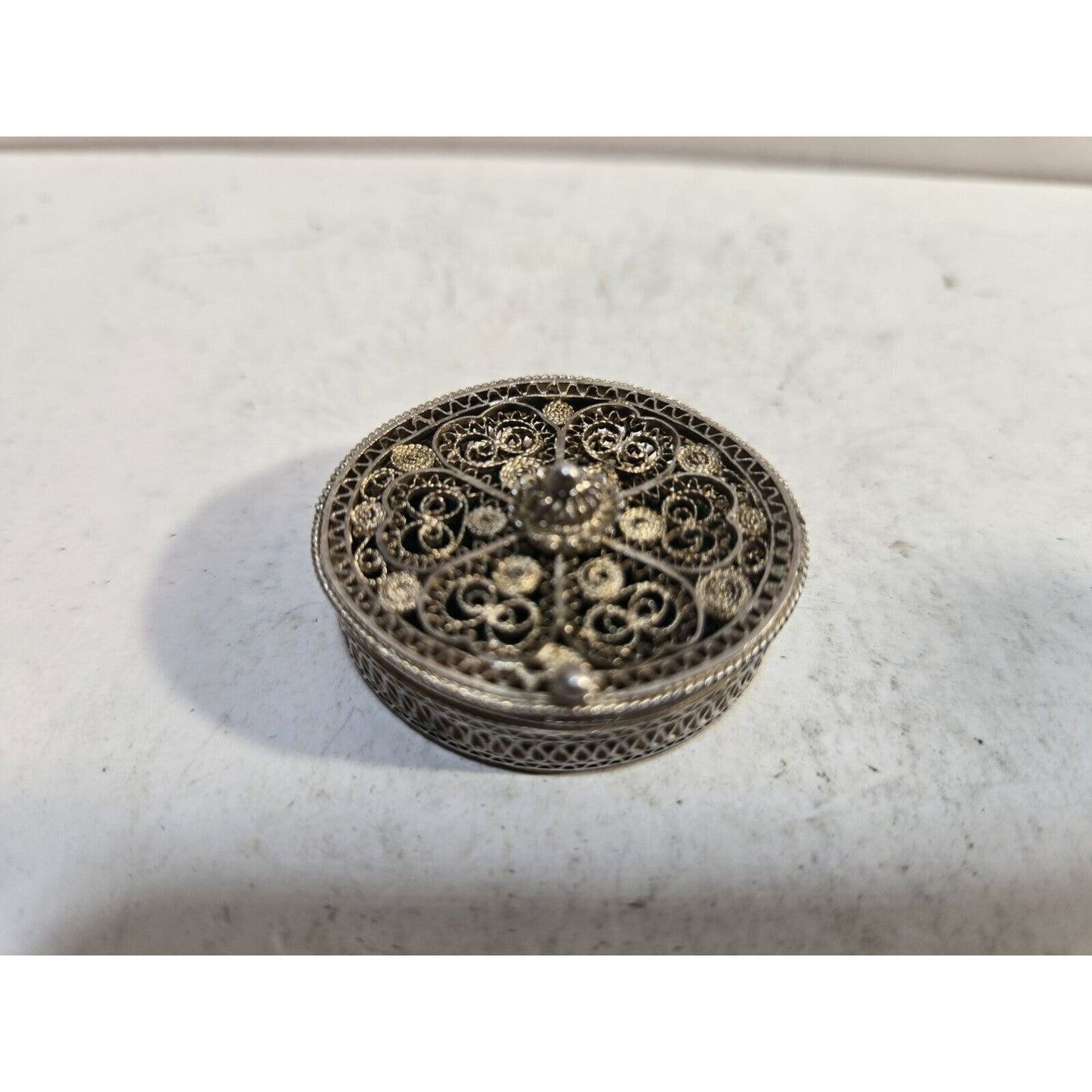 Vintage Filigree Sterling Silver Pill Trinket Box Snuff Case 7275/3