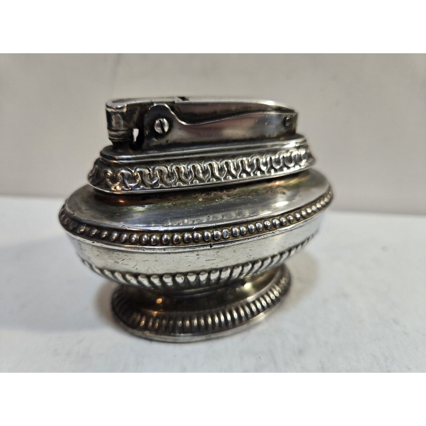VINTAGE WORKING Ronson Queen Anne Silver Table Lighter 7711/13