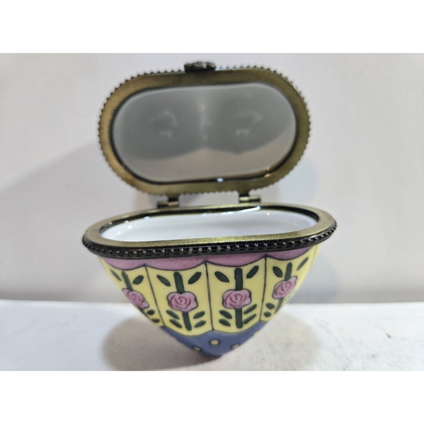 Porcelain Rose Pattern Heart Shaped Hinged Lid Trinket Box Pink Blue