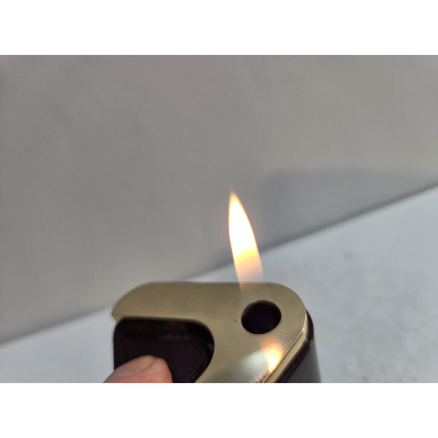 Working Vintage 2 1/2" Japan Table Lighter 7195/22