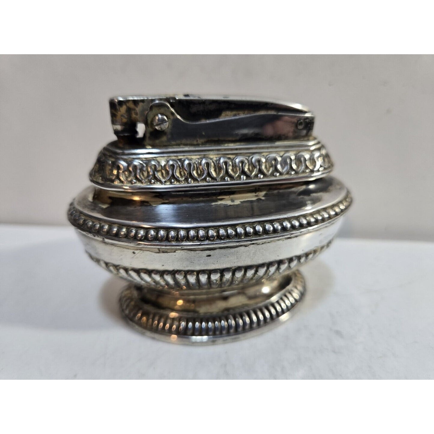 VINTAGE WORKING Ronson Queen Anne Silver Table Lighter 7659/13