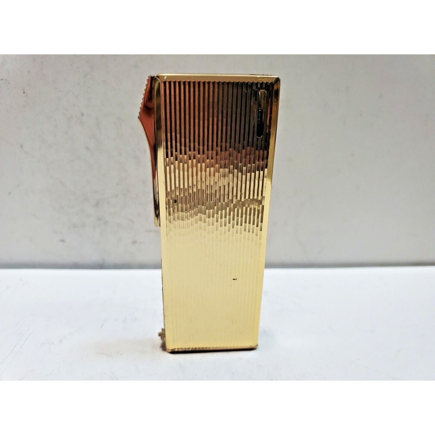 NOS Working Vintage BATTAT Gold Tone Lighter 6417/34