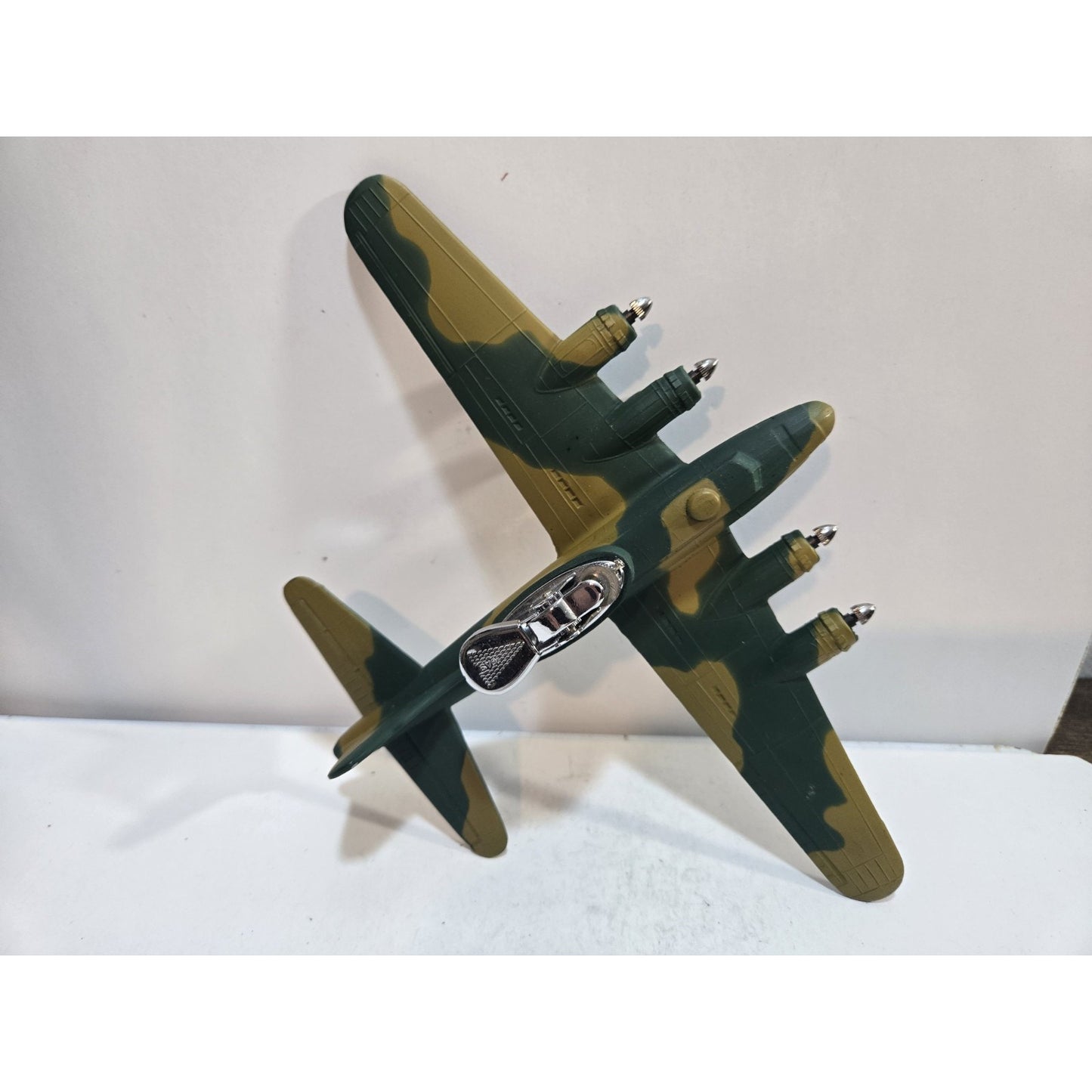 Working RARE Boeing B-17F Airplane Table Lighter Camouflage 7903/40