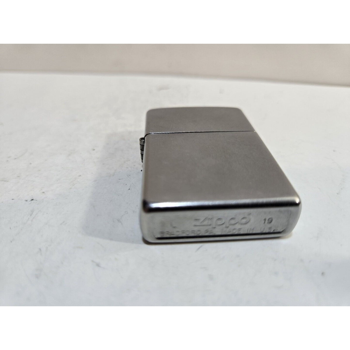 VINTAGE WORKING 2019 ZIPPO LIGHTER SILVER 7214/33