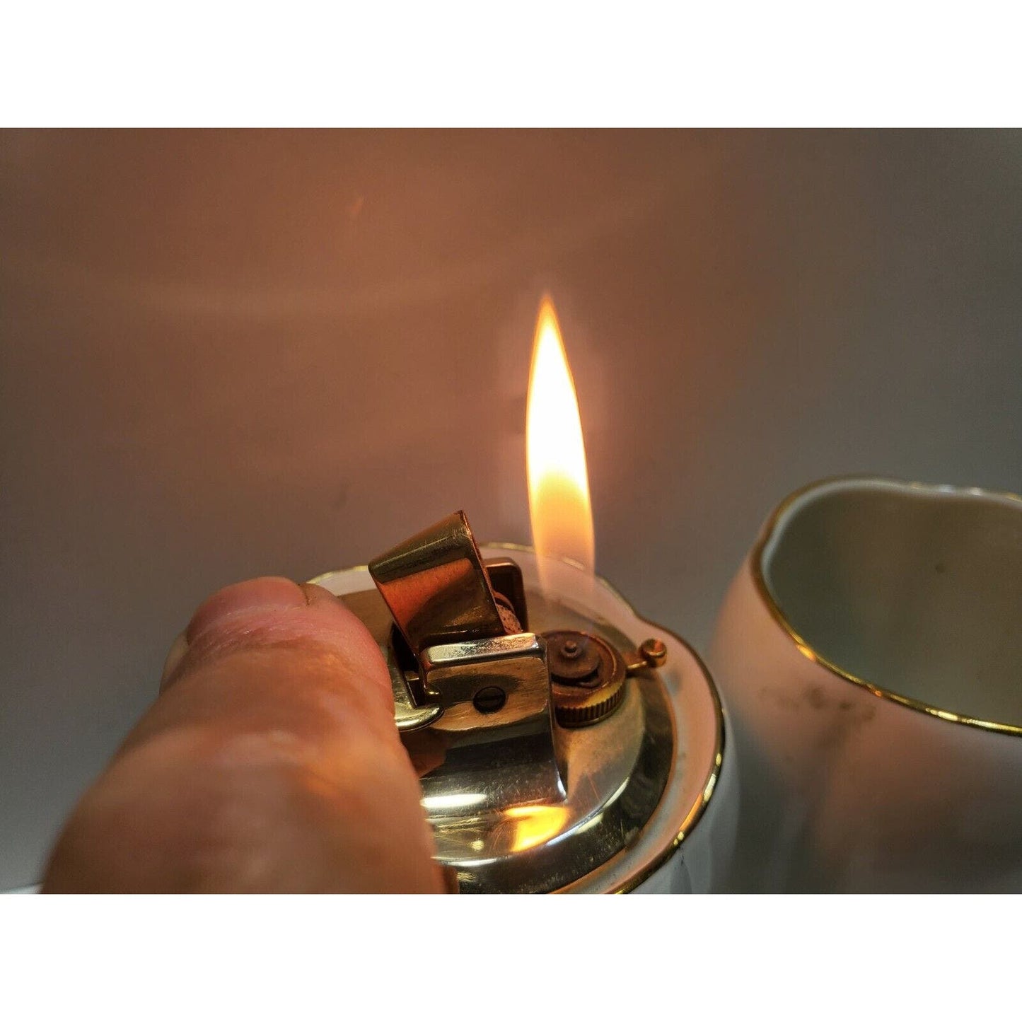 Working Vintage Ronson VARAFLAME COLONIAL Rose Lighter & Cigarette Holder