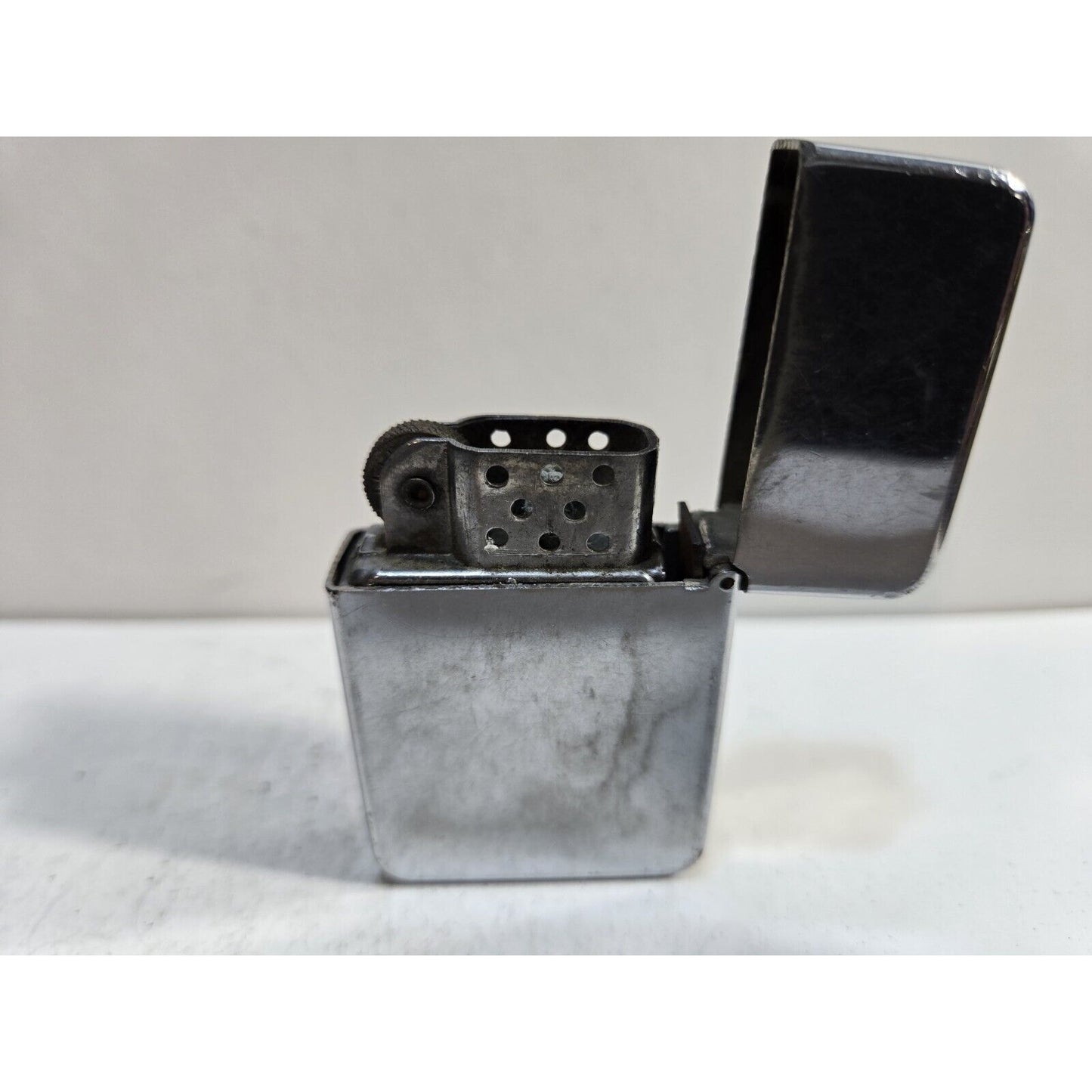 Vintage Working Silver Tone Neff & Co Lighter New York NY WW2 7063/27