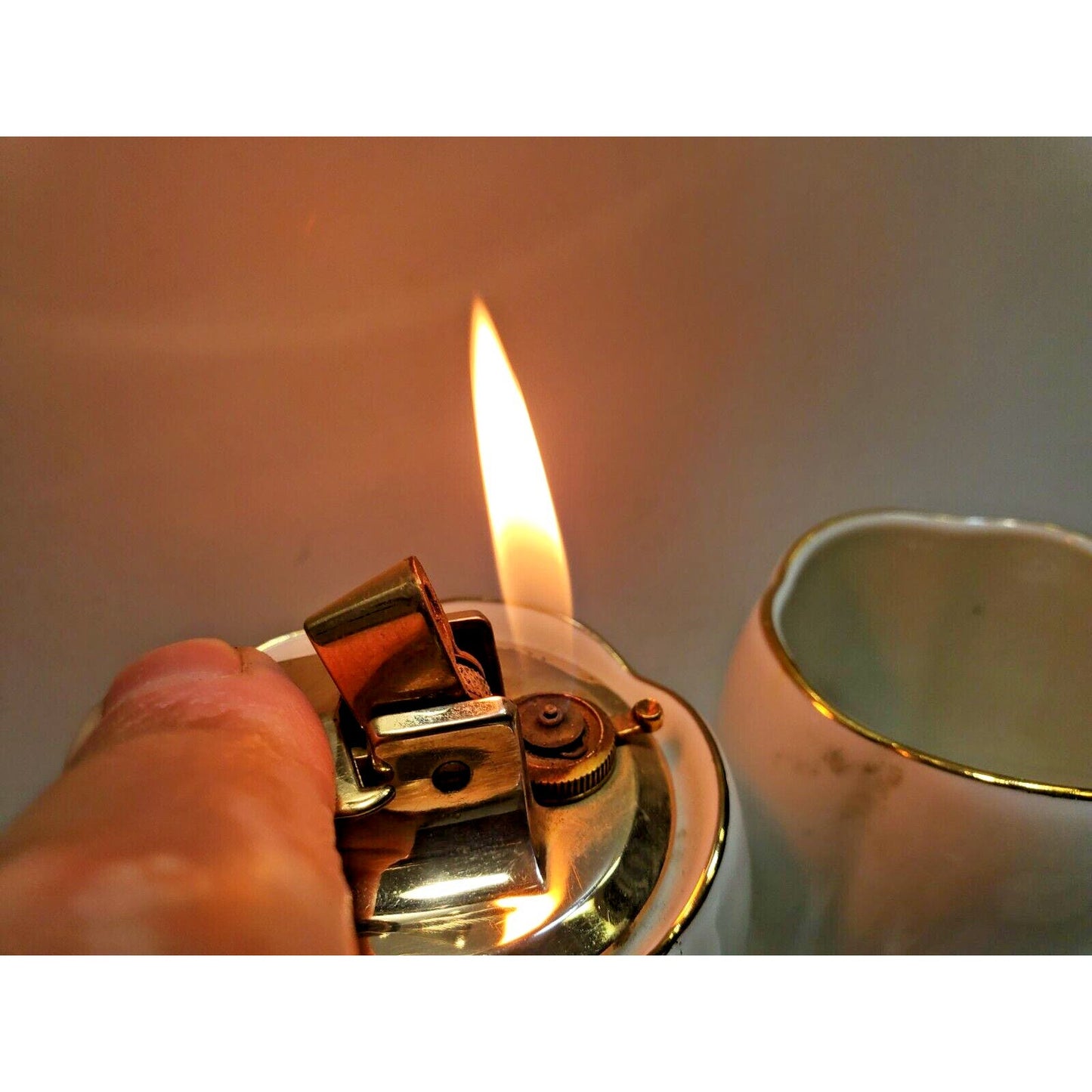 Working Vintage Ronson VARAFLAME COLONIAL Rose Lighter & Cigarette Holder