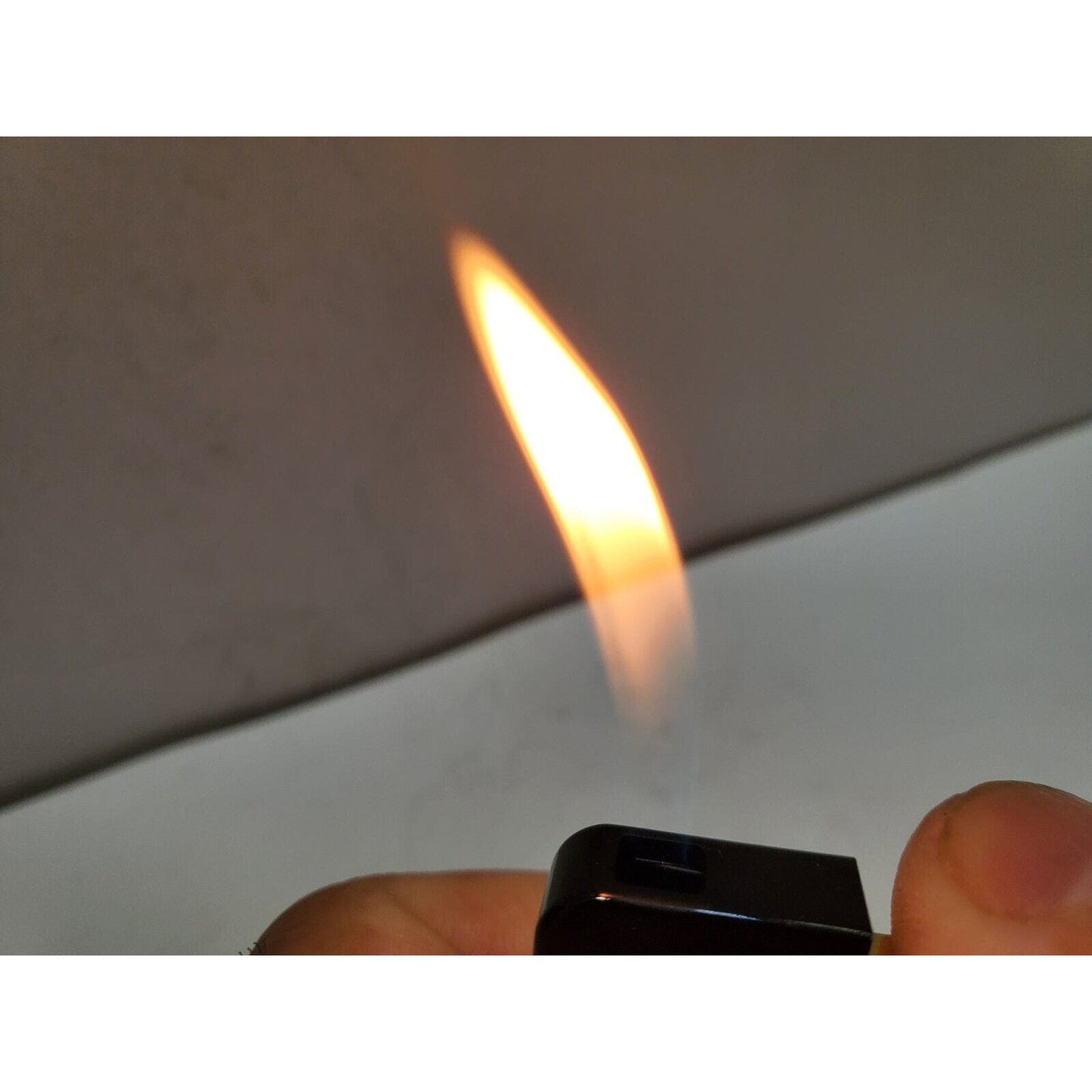 NOS Working Vintage BATTAT Black Enamel & Gold Tone Lighter 6382/34