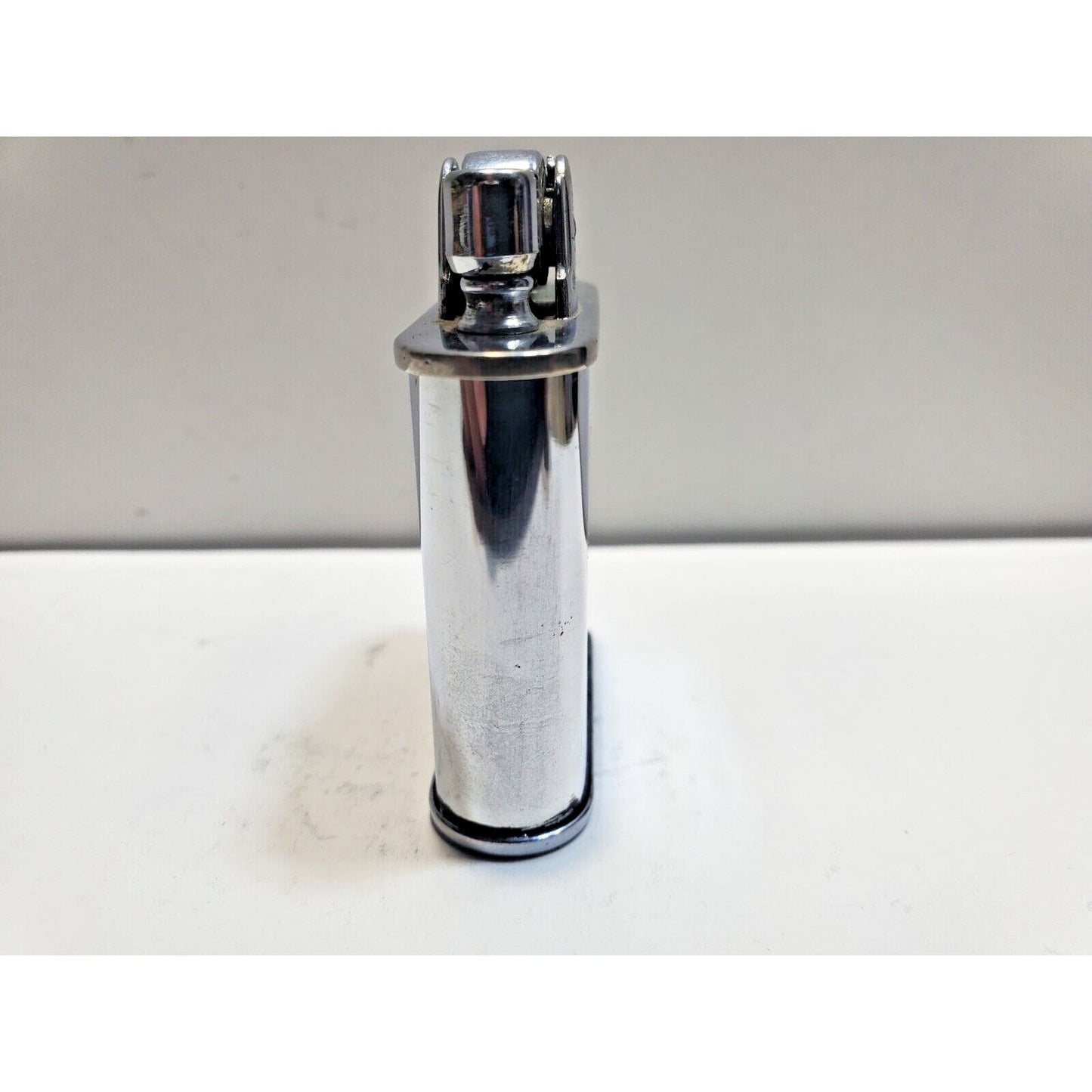 Vintage Ronson Vangurd Silver Tone Lighter 6663/26