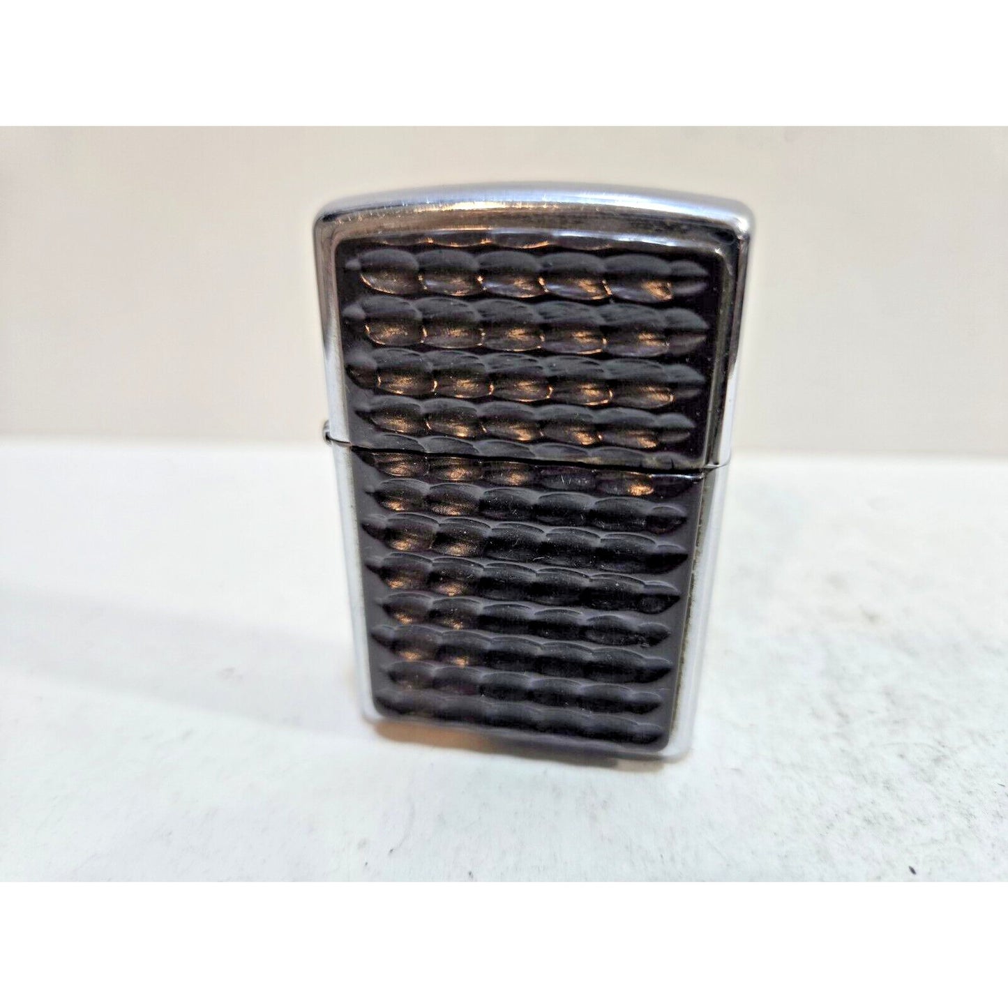 ZIPPO Lighter 1998 High Polish Chrome, Ridged 3D Design Brown Bakelite 7409/33