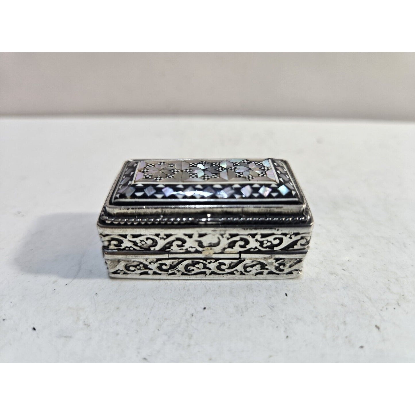 Vintage Sterling Silver & Mother Of Pearl Abalone Trinket Pill Snuff Box Case