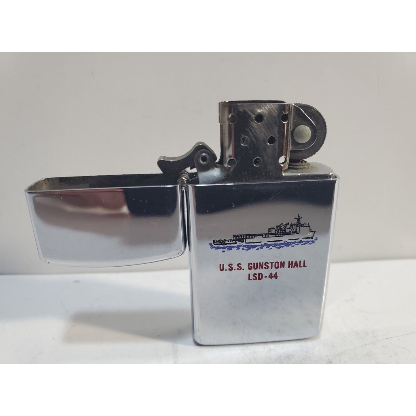 Vintage Working Zippo Lighter USS Gunston Hall LSD-44 6781/33