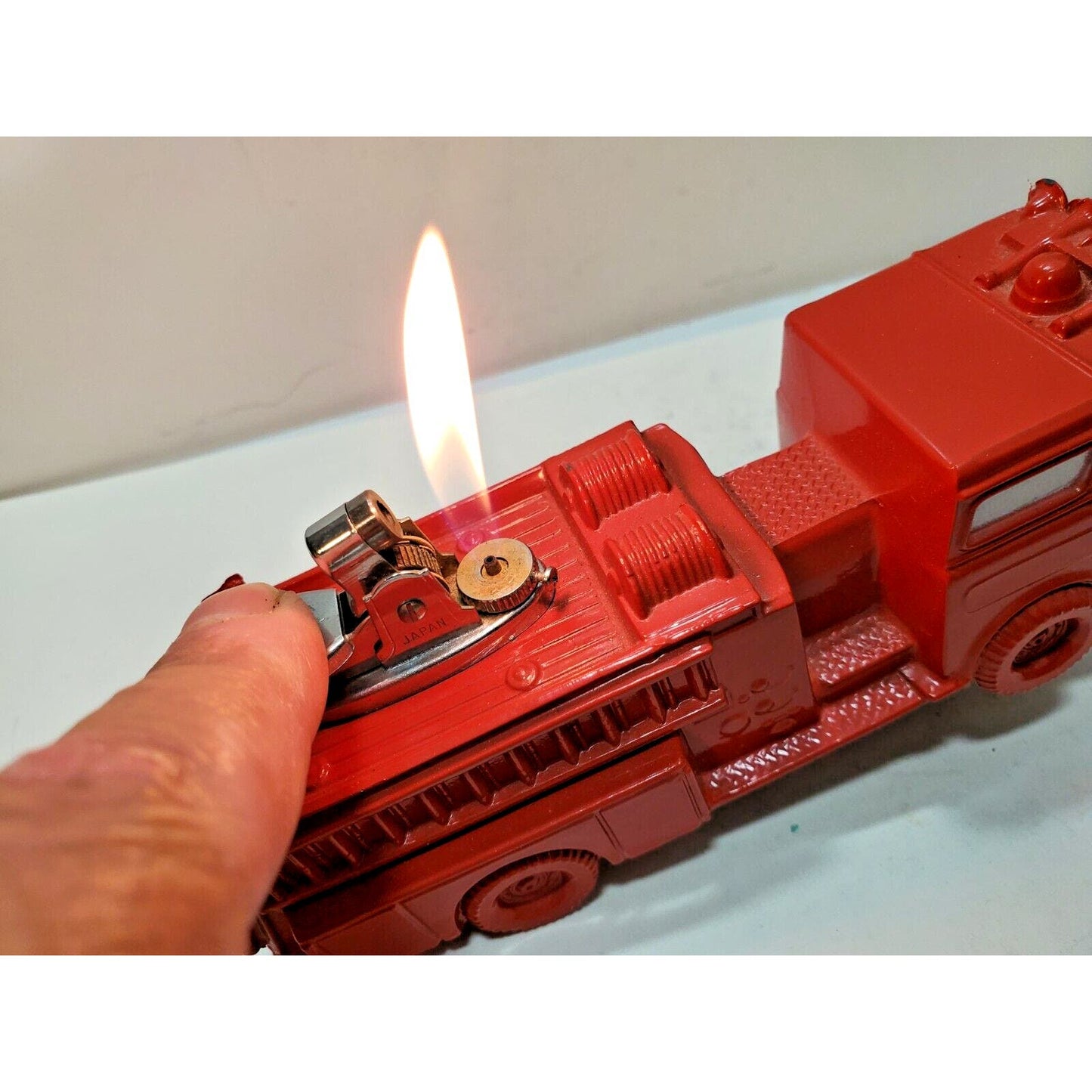 Working Vintage Fire Truck LIGHTER Red MODEL 6" 6245/48