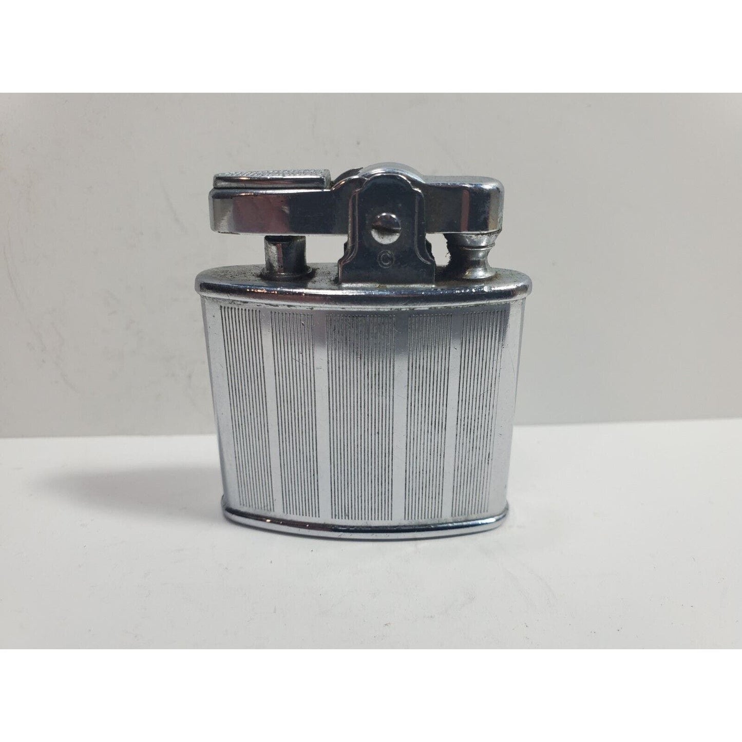 Vintage Working Ronson Standard Silver Tone Lighter 5821/26