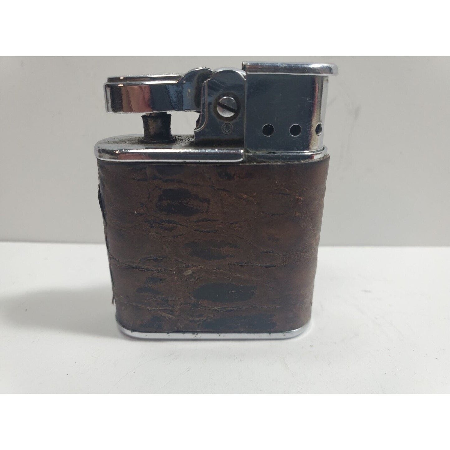 Vintage Working RONSON WHIRLWIND Leather Wrapped, Silver Tone Lighter. 5826/26