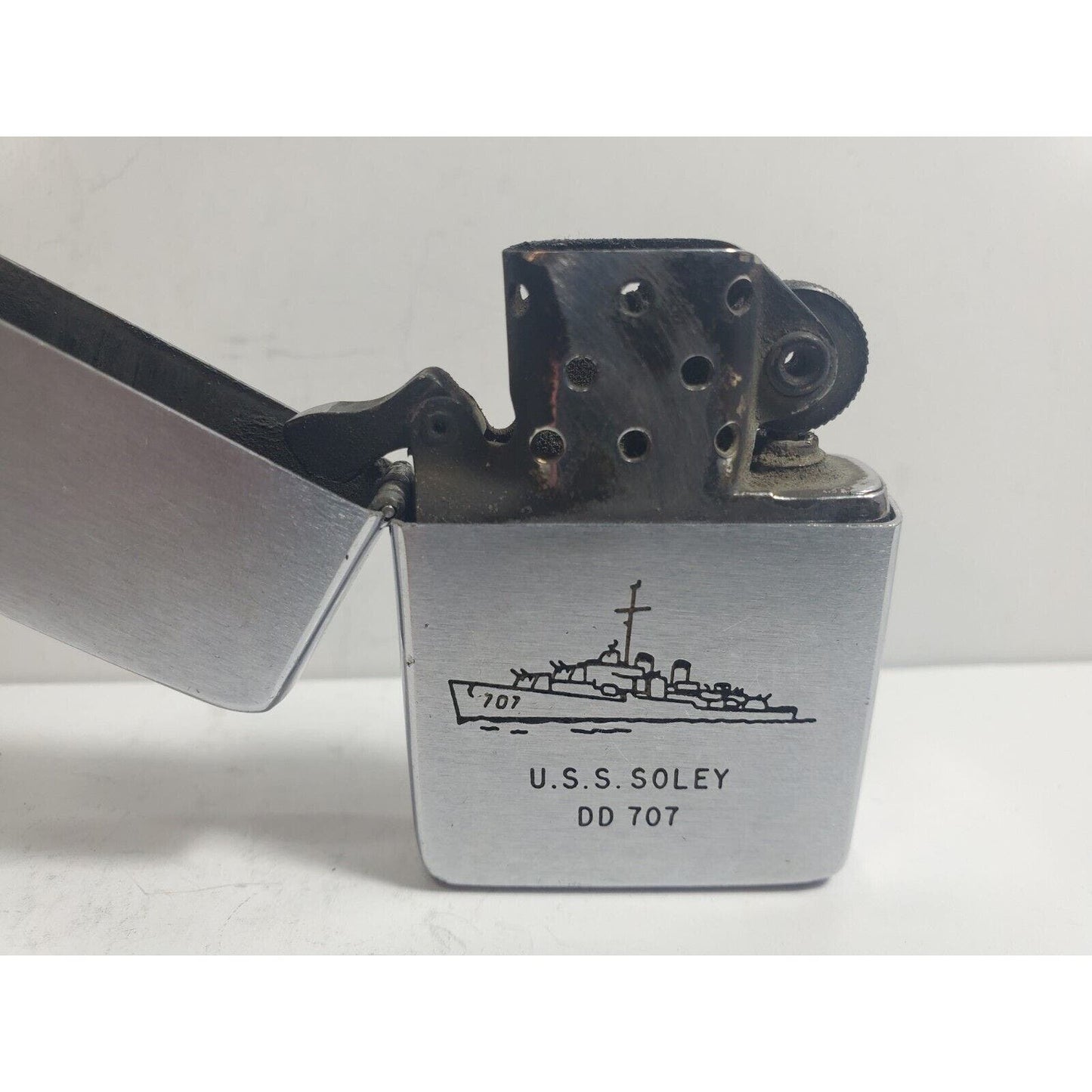 Vintage Working Zippo lighter, USS Soley, DD 707, Pat. 2517191 5871/33