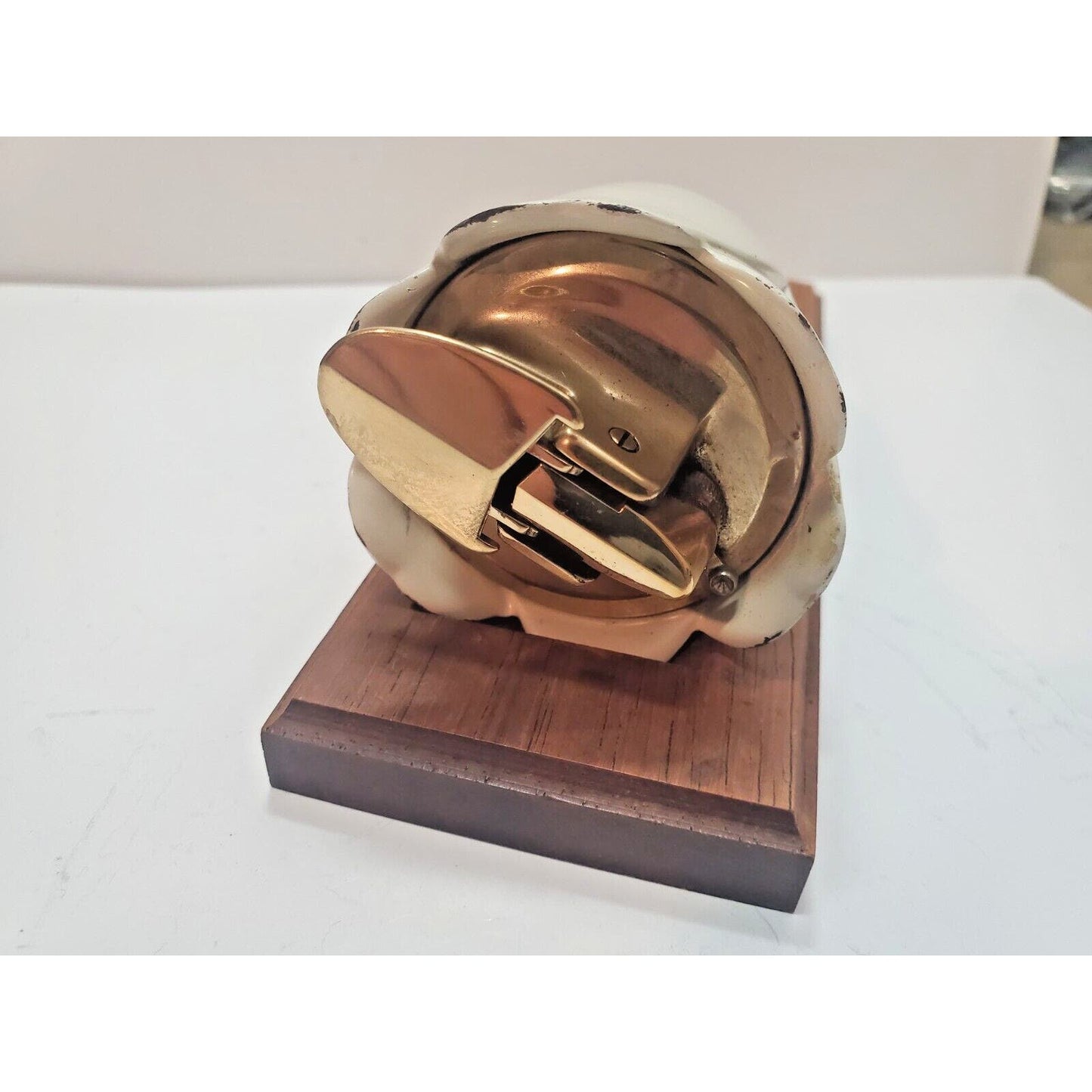 Vintage Ronson Tulip Gold Tone & Cream Varaflame Lighter, Walnut Base 6195/13