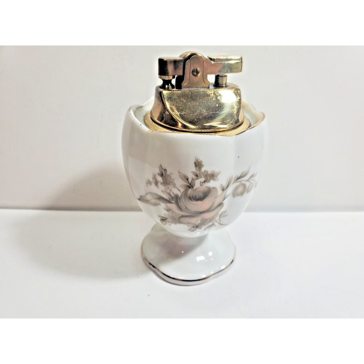 Vintage Working Porcelain Glass Ball Table Unlit Lighter 4" 1769/40