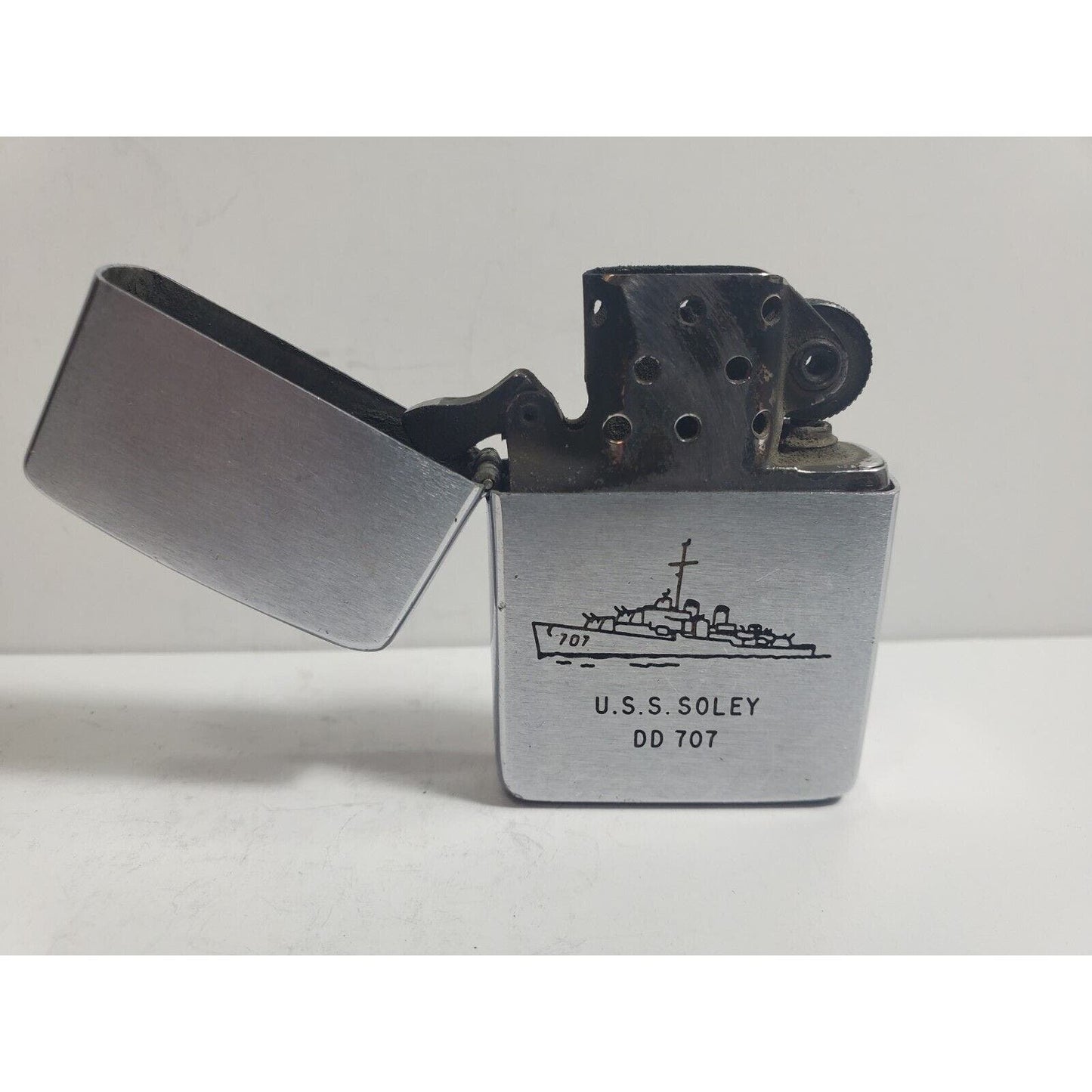Vintage Working Zippo lighter, USS Soley, DD 707, Pat. 2517191 5871/33