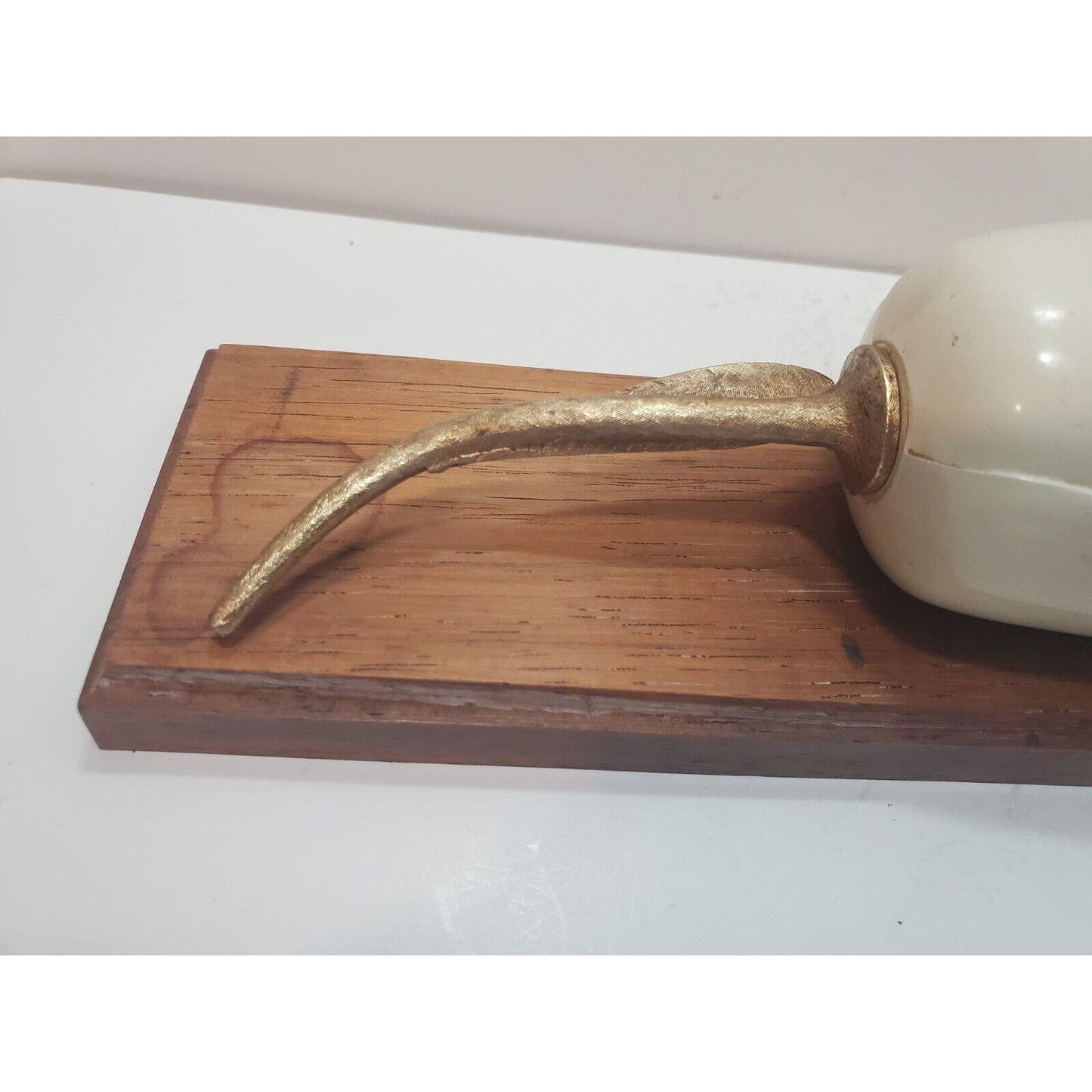 Vintage Ronson Tulip Gold Tone & Cream Varaflame Lighter, Walnut Base 6195/13